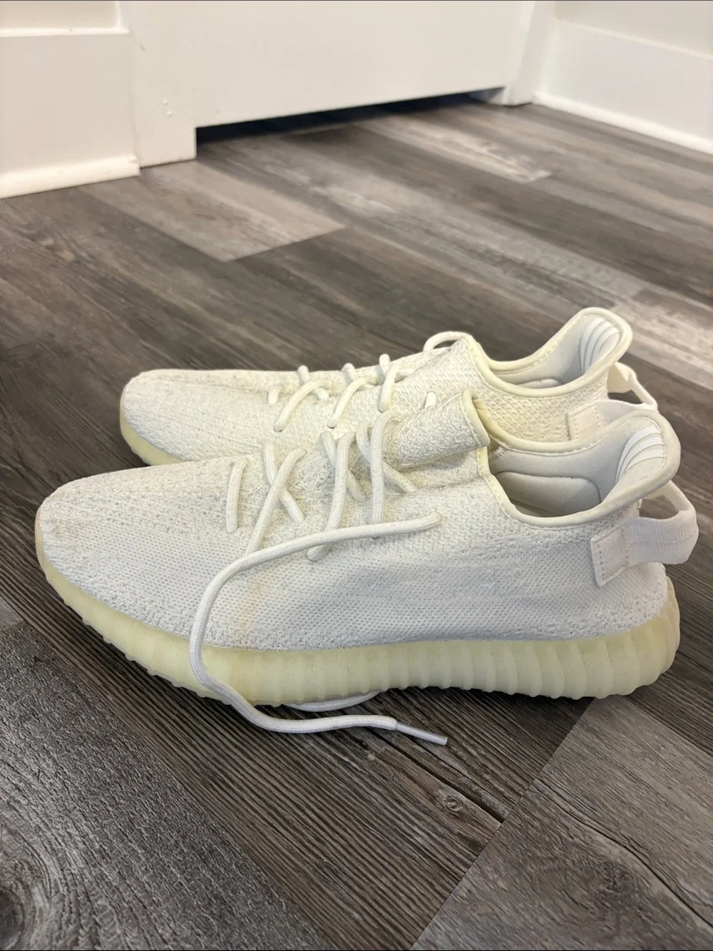Adidas Yeezy Boost 350 V2 Creams Size 11 US Mens